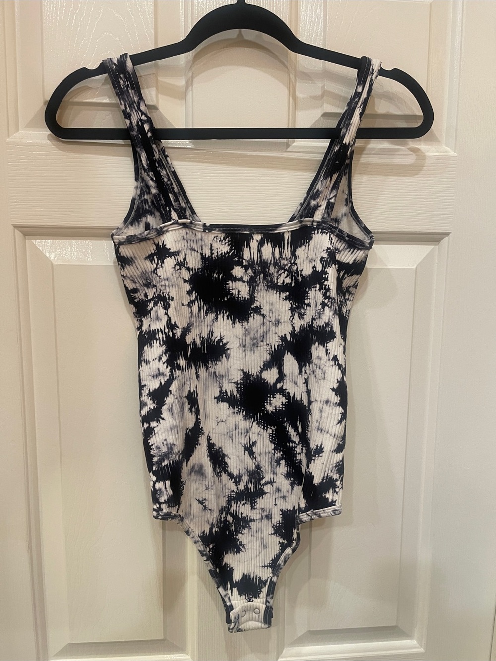 Aura - Tie-Dye Ribbed Scoop Neck Bodysuit S:M/L - Picture 4 of 5